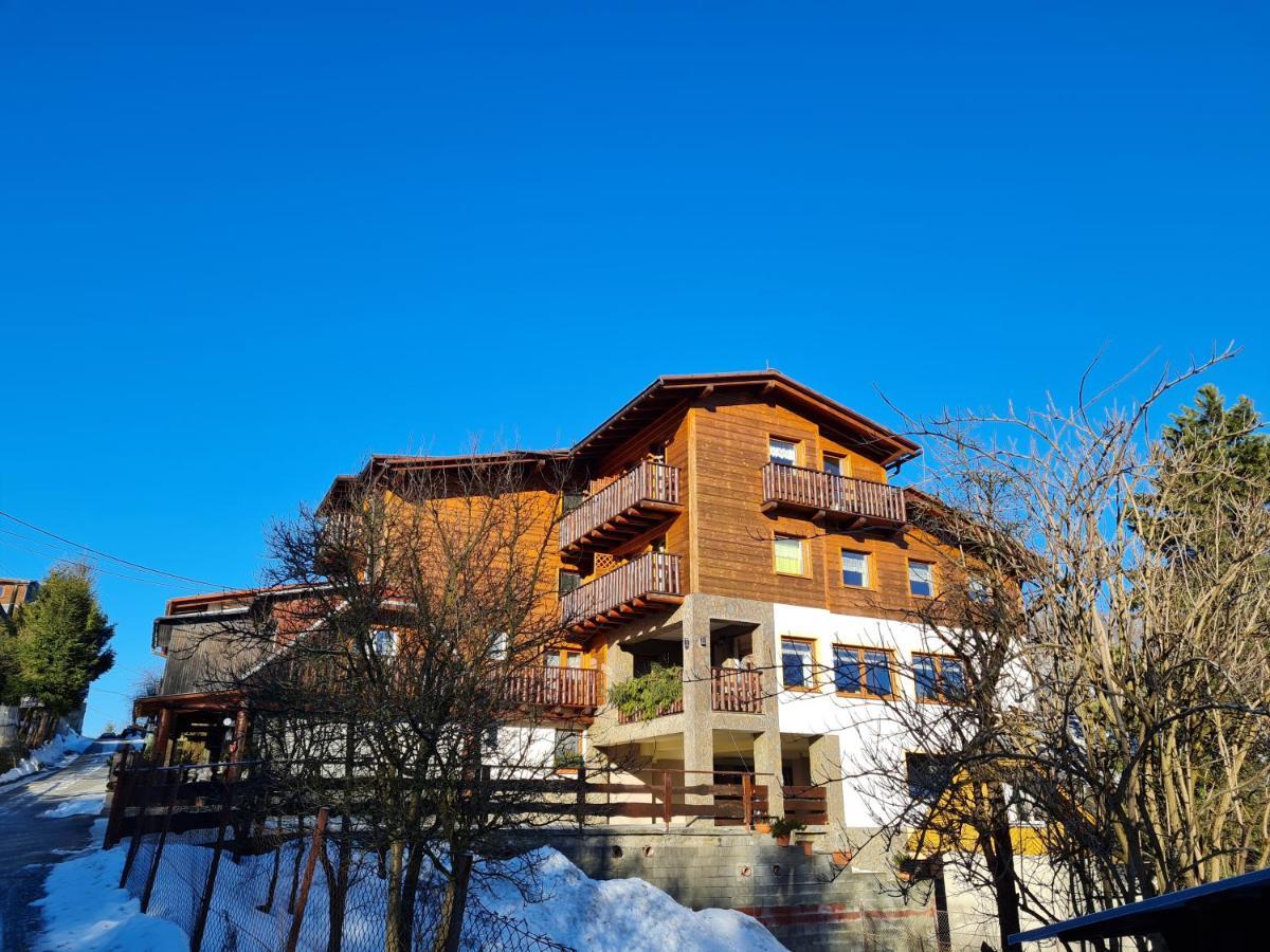 Penzion Mala Fatra U Durka ジリナ エクステリア 写真